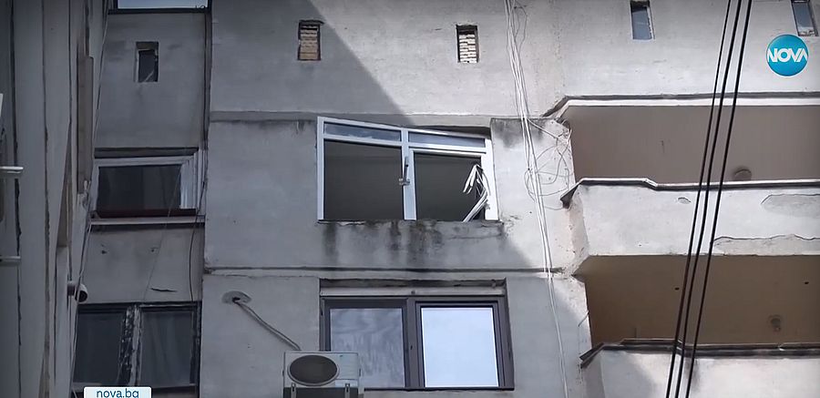 Криминално проявен е с близо 40% изгаряния след взрив в апартамента му